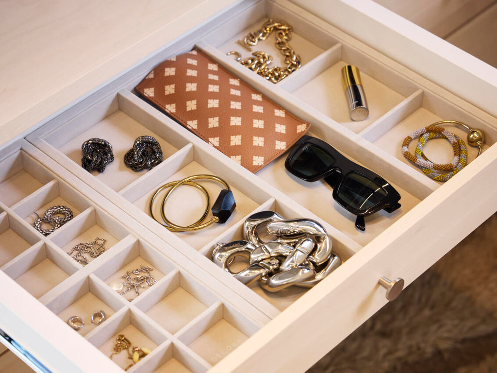 Elfa Décor+ Accessoire Ablage für Schublade, groß 7 Feld Grau